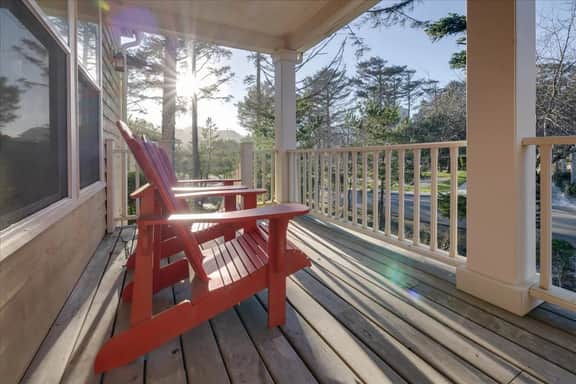 Family friendly home with game room, hot tub, steps to ocean - Image 2