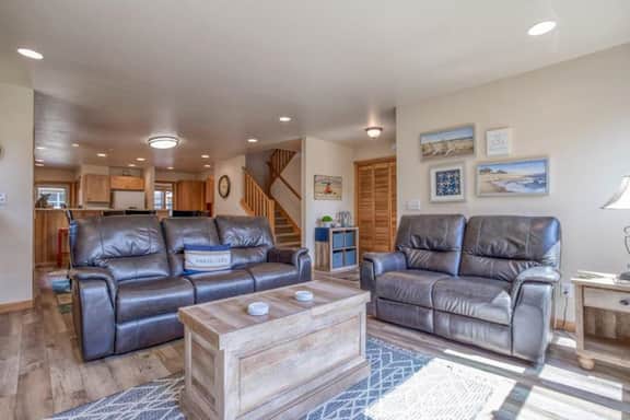 Modern family friendly beach house walk to the ocean with bikes dogs OK - Image 4
