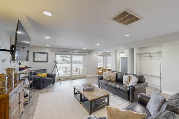 Oceanfront dog friendly home with coastal views telescope walkable location - Image 2