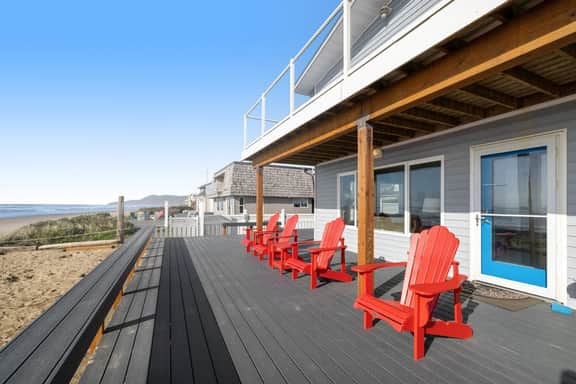 Dog friendly waterfront rental just steps from the beach and restaurants - Image 4