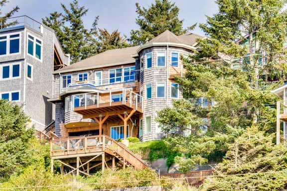 Charming dog friendly historical home with gorgeous ocean views - Image 3
