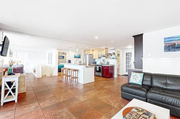 Charming dog friendly historical home with gorgeous ocean views - Image 4