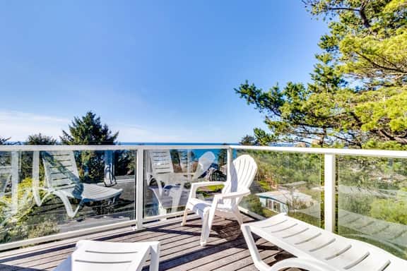 Gorgeous Home with Ocean Views Beach Access and Private Hot Tub - Image 4