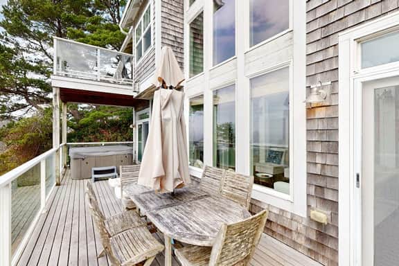 Gorgeous Home with Ocean Views Beach Access and Private Hot Tub - Image 2