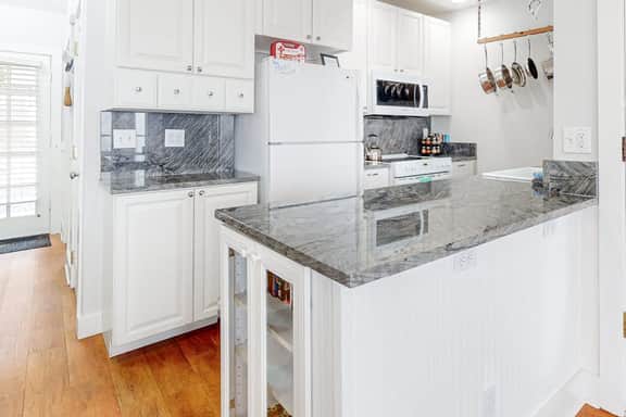 Dog friendly condo with ocean views private balcony and great location - Image 4