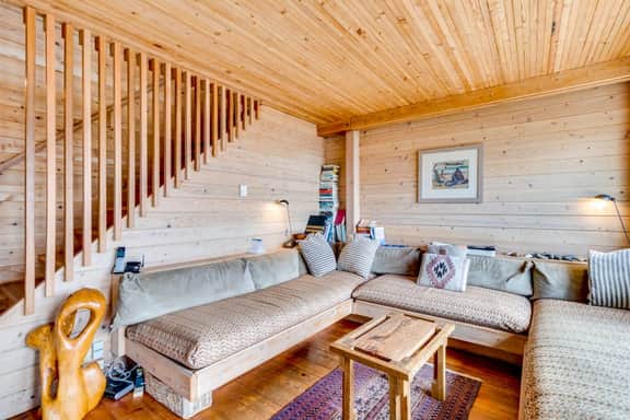 Hand Built Gem with Two Large Decks and Incredible Views 1 4 Mile to the Beach - Image 4