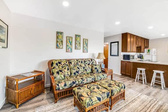 Entire oceanfront duplex with ocean view expansive deck and beach access - Image 3