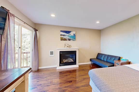 Charming Studio Condo with Nearby Beach Access Dogs OK - Image 4
