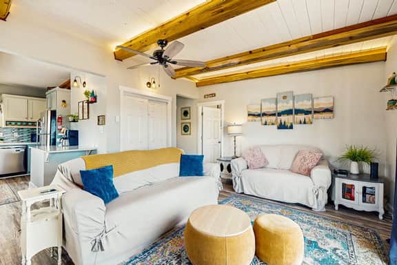 Charming modern home close to the beach with full kitchen WiFi and large deck - Image 3