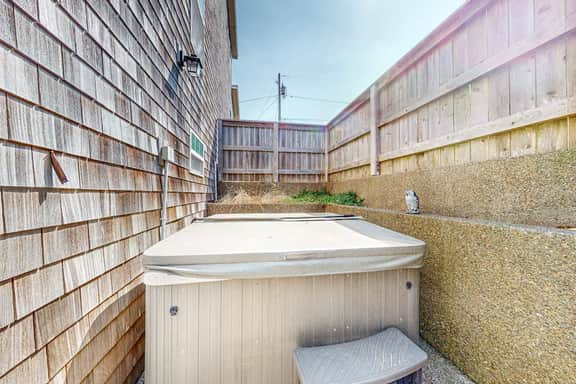 Gorgeous ocean view home with hot tub game room steps to beach - Image 4