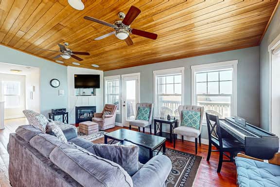 Gorgeous ocean view home with hot tub game room steps to beach - Image 5