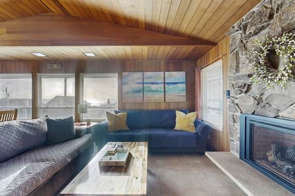 Spacious Coastal Retreat Walk to Beach with Hot Tub and Dog Friendly - Image 5