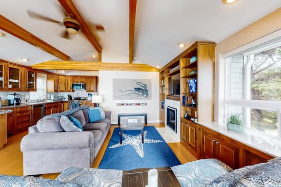 Perfect oceanfront beach getaway with amazing views walk to the beach - Image 4