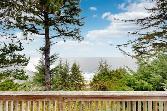 Beautiful Home Above Maxwell Point with Huge Balcony and Stunning Ocean Views - Image 3