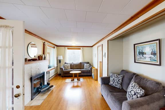 Vintage Style Home with Easy Beach Access Dog friendly - Image 4