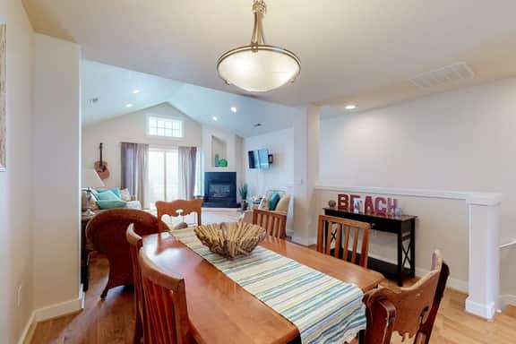 Ocean view townhouse 100 ft to beach with fireplace Ping Pong and private garage - Image 5