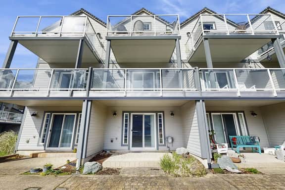 Dog friendly beach condo in a great location for exploring Rockaway Beach - Image 3