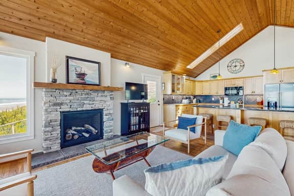 Bella Beach home with ocean view gas fireplace beach access and private hot tub - Image 4