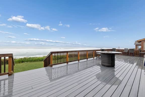 Oceanfront dog friendly house with deck private hot tub and stunning views - Image 3