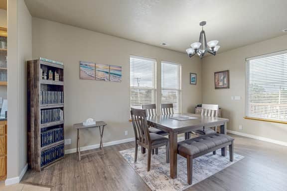 Spacious home close to the beach with peekaboo ocean views fireplaces hot tub - Image 5