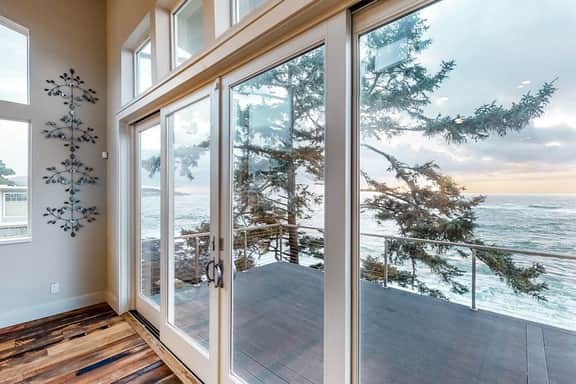 Stunning oceanfront retreat with gourmet kitchen and high speed WiFi dogs welcome - Image 5