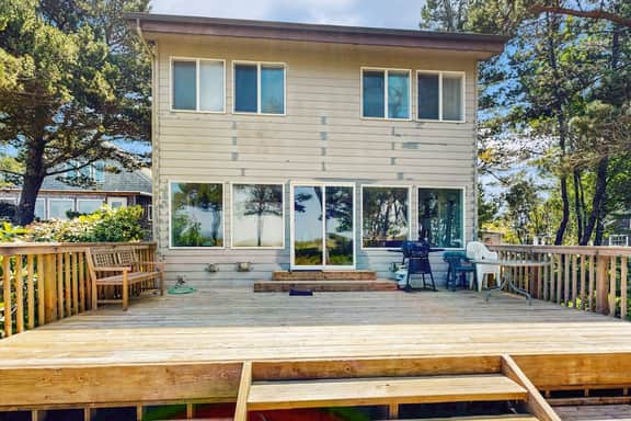 Waterfront house with bay and ocean views large deck and quiet location - Image 2