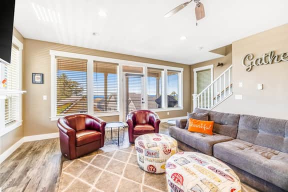 Coastal Oasis Near the Beach and Town with Private Hot Tub Fast WiFi and Ocean Views - Image 4