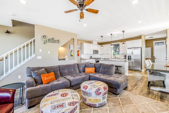 Coastal Oasis Near the Beach and Town with Private Hot Tub Fast WiFi and Ocean Views - Image 5