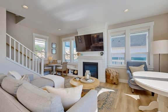 Discover Coastal Bliss Your Perfect Retreat Awaits in Lincoln City - Image 4