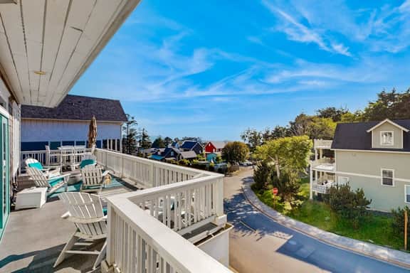 Discover Coastal Bliss Your Perfect Retreat Awaits in Lincoln City - Image 3