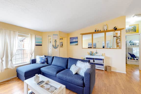 Lighthouse Inspired Home with Ocean Views Gas Fireplace Fast WiFi 2 Dogs OK - Image 4