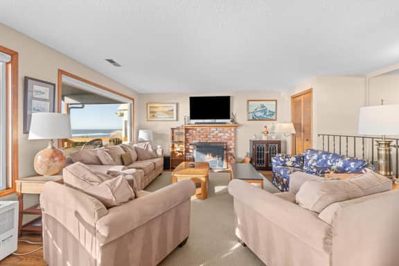 Impressive oceanfront home with great views dog friendly - Image 2