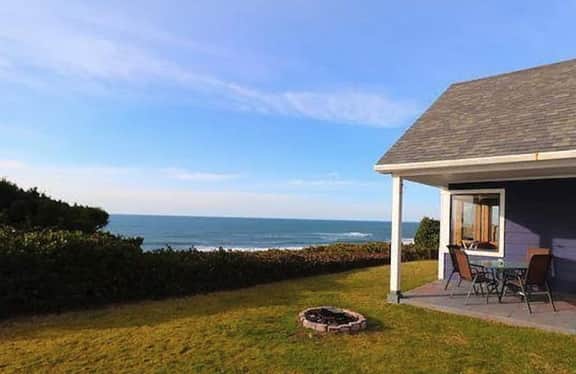 Coastal gem with ocean views easy walk to beach and WiFi - Image 3