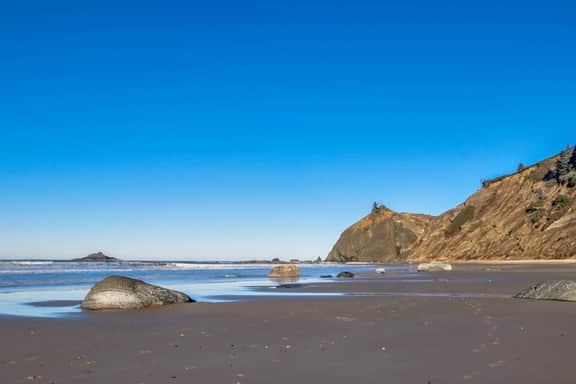 Cozy Oceanview Cottage in Great Location Close to Beach - Image 5