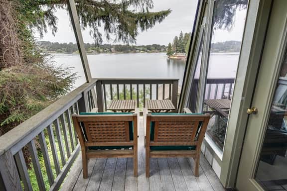 Lakefront house with private dock firepit and sunset views - Image 3