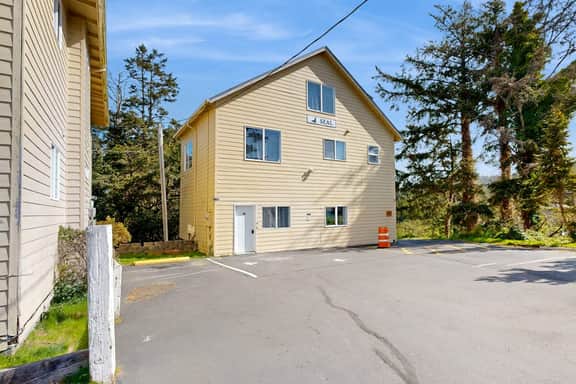 Sandstone Point Condo Only a Few Blocks to the Beach Dogs Welcome - Image 5