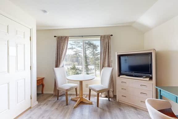 Great for Big Groups Three Dog Friendly Condos Lovely Views Walk to Beach - Image 4
