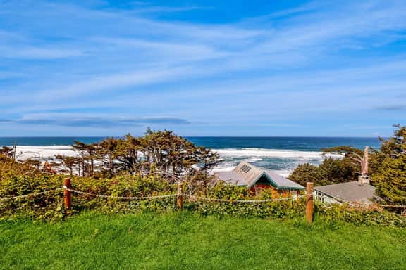 Lower Level Studio with Ocean Views and Easy Beach Access Dog Friendly - Image 3