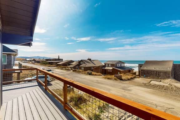 Designer home with stunning ocean and sunset views steps to beach dog friendly - Image 2