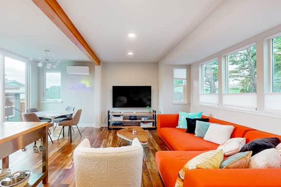 Dog friendly brand new shipping container home steps from the beach - Image 2