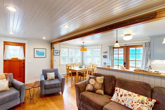 Bright and Airy Cottage Right in Town Across Street from the Beach - Image 3