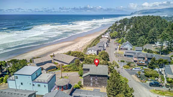 Panoramic Ocean Views & Cozy Coastal Escape - Image 2