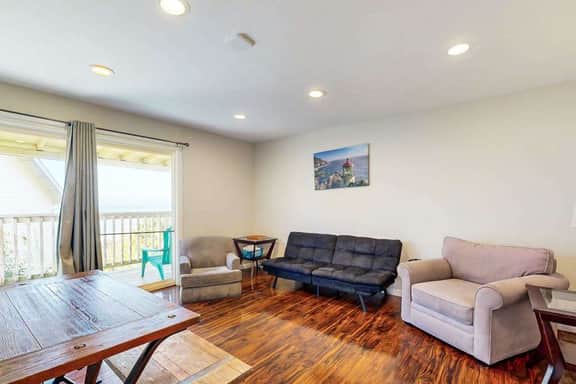 Dog-Friendly Group Stays Near Lincoln City Beach - Image 5