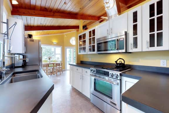 Upscale house with ocean views entertainment and large deck beach nearby - Image 4