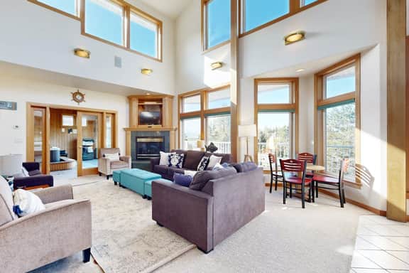 Coastal estate with private hot tub enclosed yard firepit and game room - Image 2