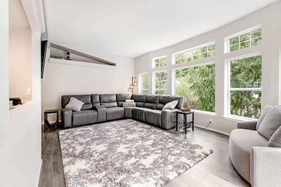 Dog friendly waterfront home on the Wilson River with great views deck and WiFi - Image 4