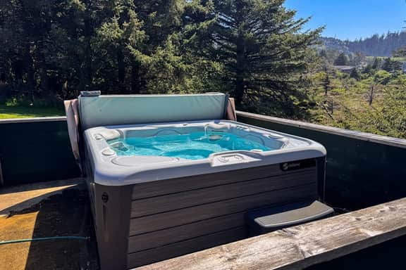 Ocean and lake view home with private hot tub and beach access - Image 5