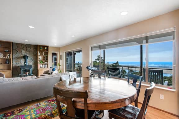 Exquisite Home with Top of the World Views Free WiFi Washer Dryer - Image 5