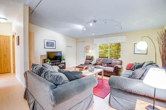 Dog-Friendly Retreat with Deck, Fire Pit & Walk to Beach - Image 3