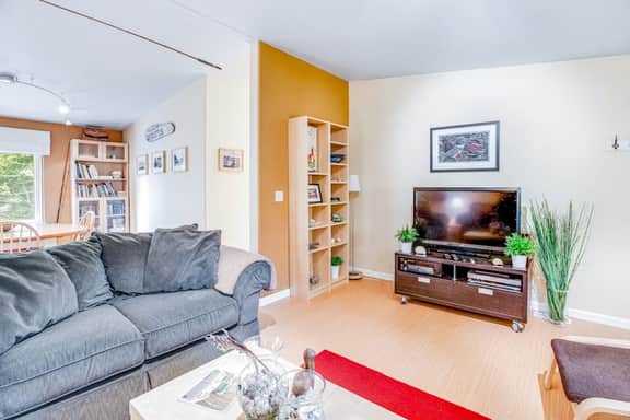 Dog-Friendly Retreat with Deck, Fire Pit & Walk to Beach - Image 4